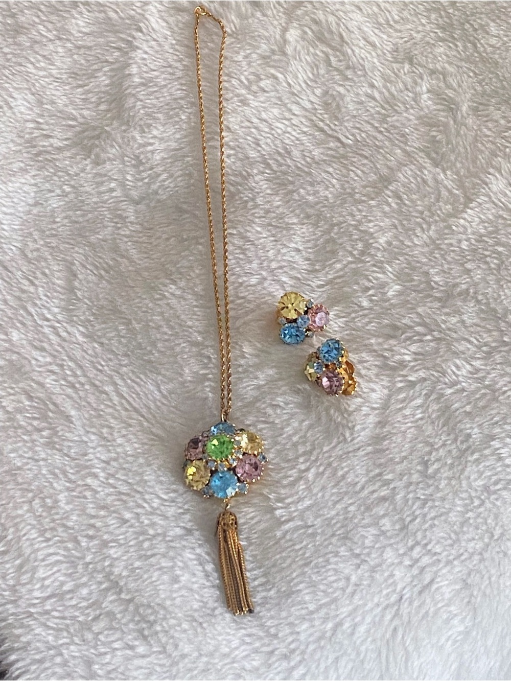 Vintage Gold-Tone Multicolor Rhinestone Pendant Necklace And Clip Earrings Set - Picture 9 of 12